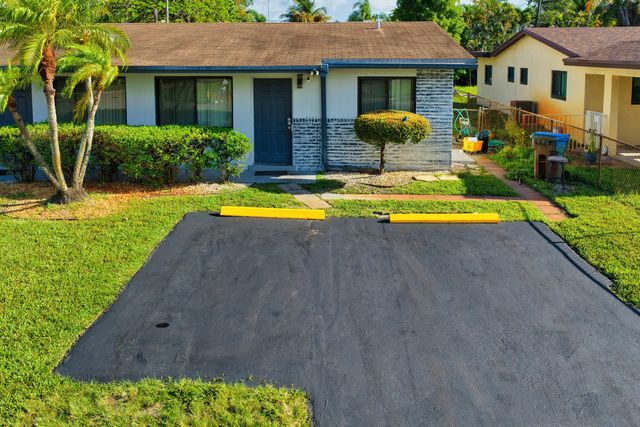 4 of 21 - 837 Nw 41st Street #a-b, Oakland Park, FL