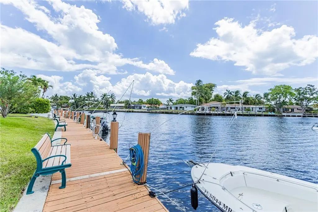 130 Cypress Club Drive #apt 323, Pompano Beach