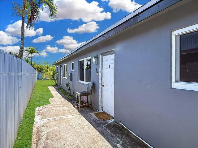 5 of 29 - 2620 Nw 18th Terrace, Oakland Park, FL