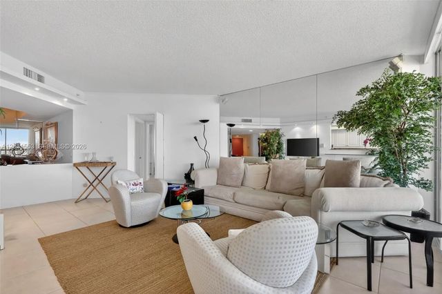 4 of 36 - 21205 Yacht Club Drive #2409, Aventura, FL