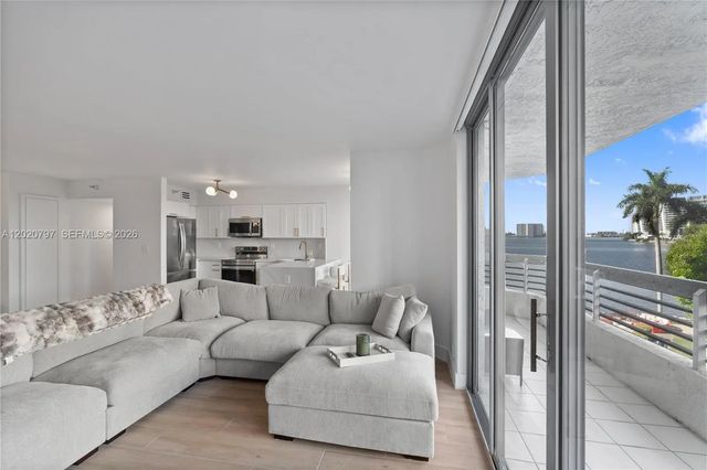 2 of 55 - 19101 Ne 36th Court #402, Aventura, FL