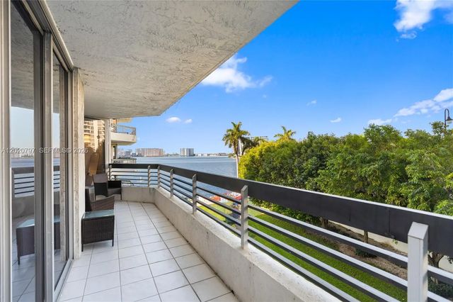 3 of 55 - 19101 Ne 36th Court #402, Aventura, FL