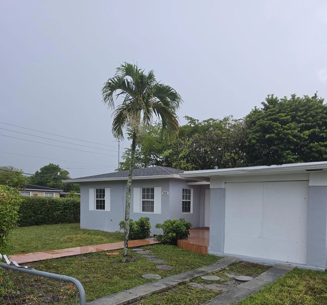 1210 Nw 135th Street, North Miami