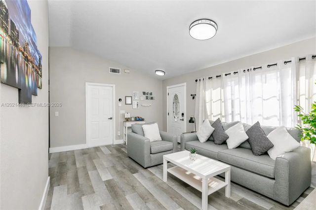 2 of 50 - 5608 Mandarin, Davenport, FL
