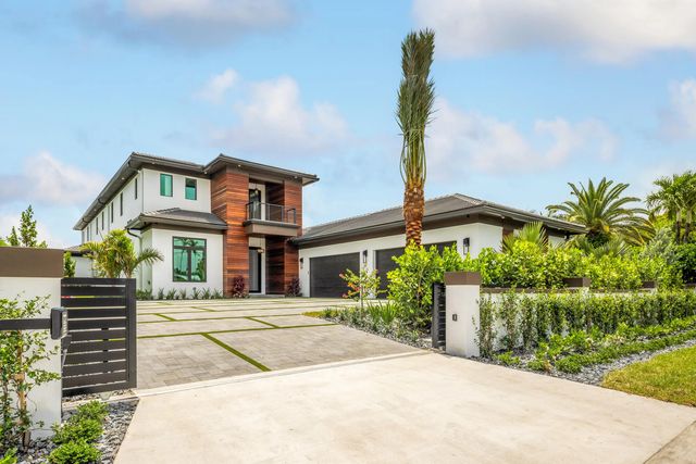 2 of 82 - 1708 N Lakeside Drive, Lake Worth Beach, FL