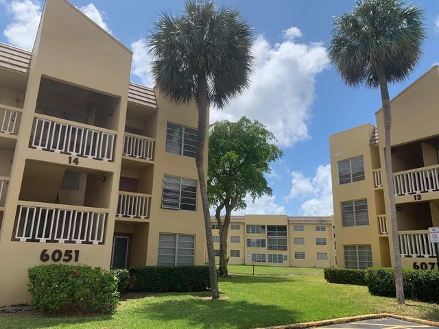4 of 29 - 6051 Nw 61st Avenue #211, Tamarac, FL
