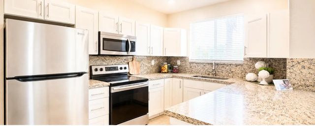 4 of 7 - 3022 Laurel Ridge Circle, Riviera Beach, FL