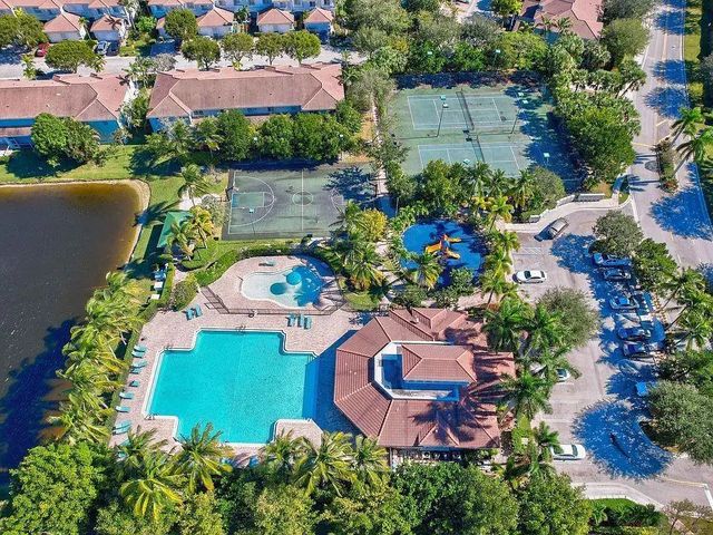 5 of 7 - 3022 Laurel Ridge Circle, Riviera Beach, FL