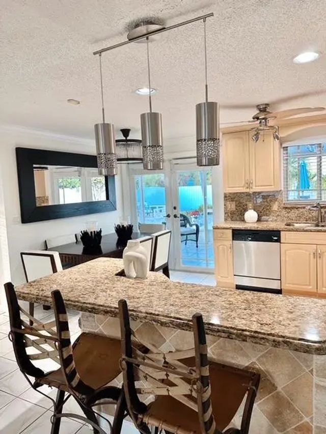 5 of 31 - 10079 Yeoman Lane, Royal Palm Beach, FL