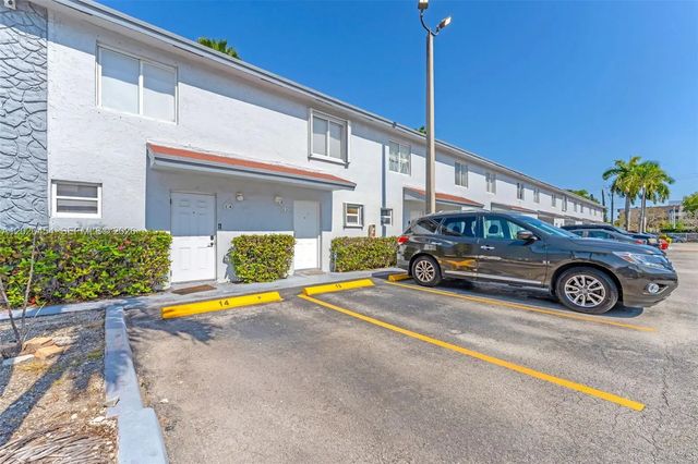8025 Nw 8th Street #13, Miami