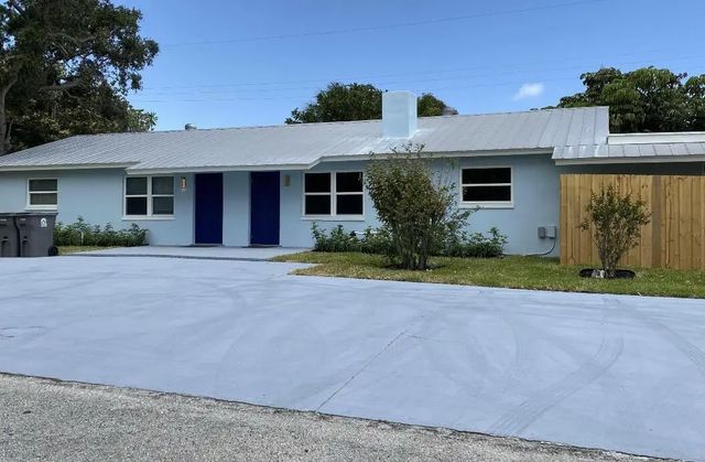 1867 Windsor Drive, North Palm Beach