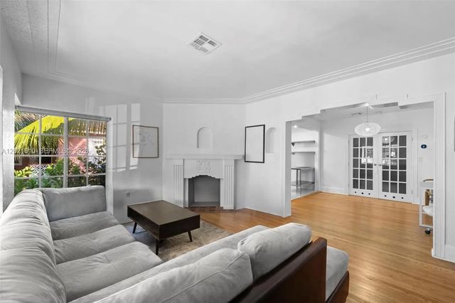 4 of 30 - 555 Ne 73rd Street, Miami, FL