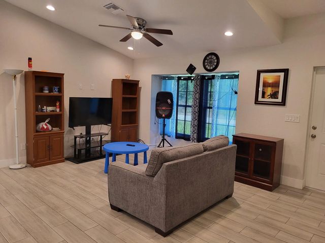 4 of 11 - 1046 S Cheney Ave Avenue S, Lehigh Acres, FL