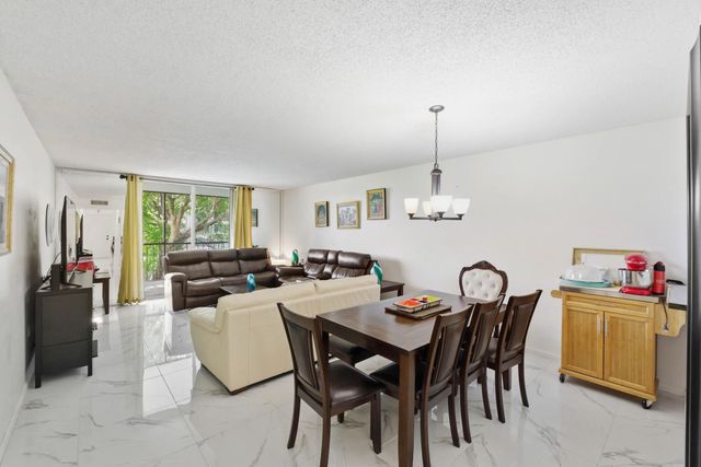 260 Nw 76th Avenue #207, Margate