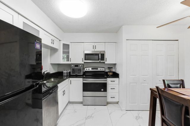 3 of 12 - 260 Nw 76th Avenue #207, Margate, FL