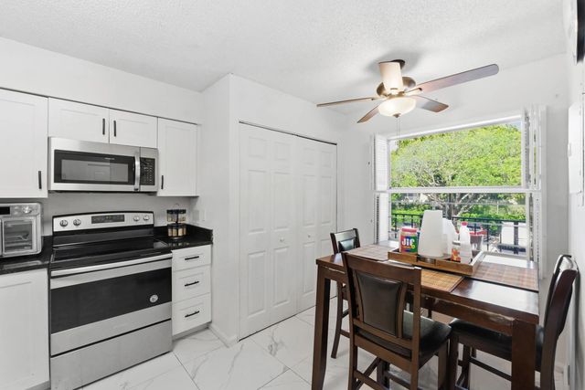 4 of 12 - 260 Nw 76th Avenue #207, Margate, FL