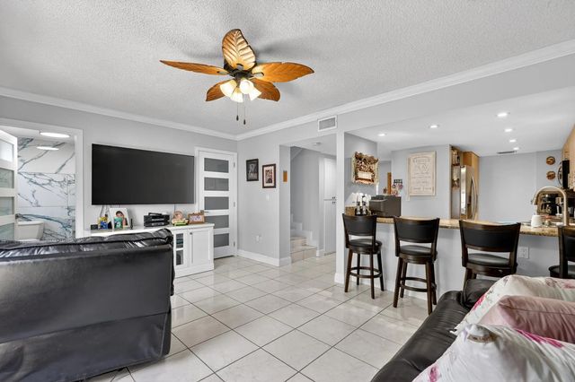 3 of 37 - 7101 W 24th Avenue #45, Hialeah, FL