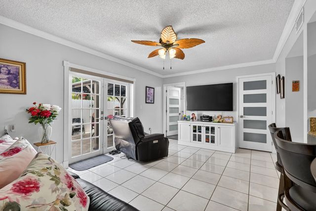 4 of 37 - 7101 W 24th Avenue #45, Hialeah, FL