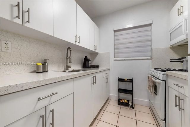 3 of 17 - 4655 Palm Avenue #332, Hialeah, FL