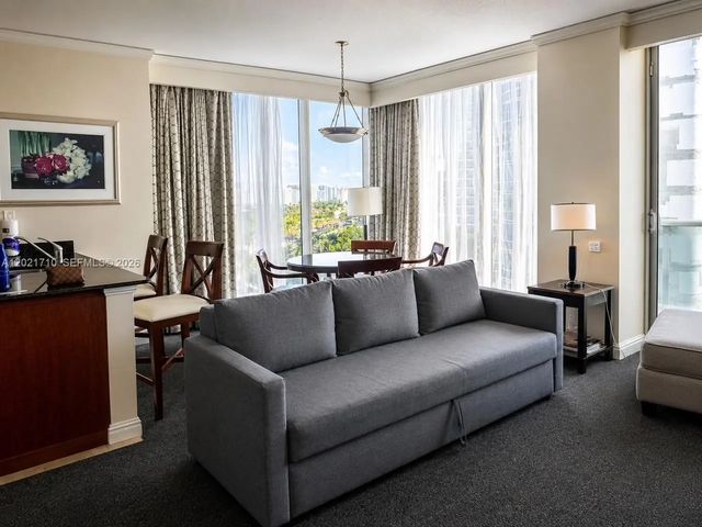18001 Collins Avenue #605, Sunny Isles Beach