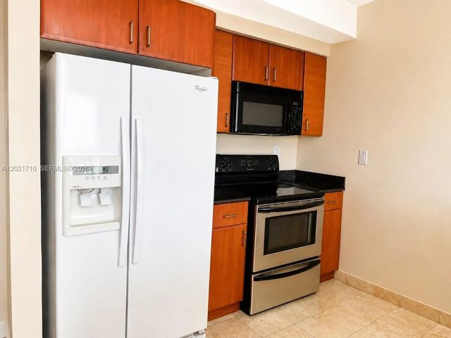 5 of 22 - 18001 Collins Avenue #605, Sunny Isles Beach, FL