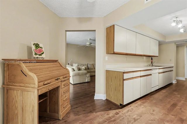 4 of 30 - 1420 Sheridan Street #3h, Hollywood, FL
