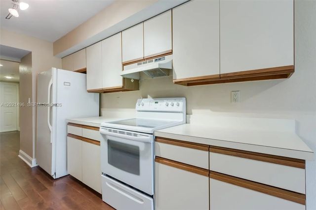 5 of 30 - 1420 Sheridan Street #3h, Hollywood, FL