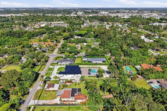 4 of 64 - 55-57 Ne 156th Street, Miami, FL