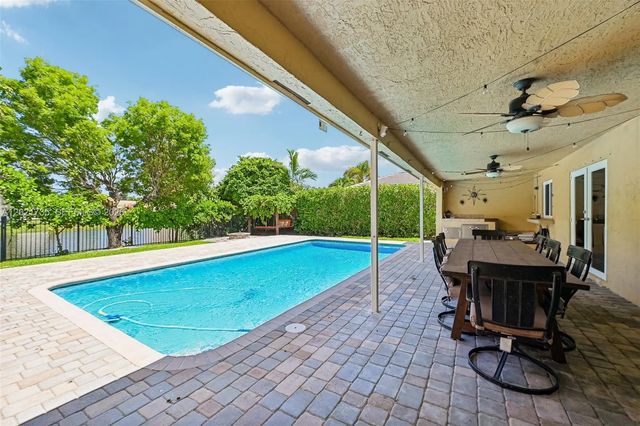 483 Nw 107th Avenue, Coral Springs