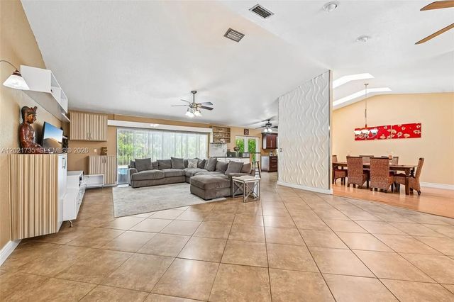 5 of 53 - 483 Nw 107th Avenue, Coral Springs, FL