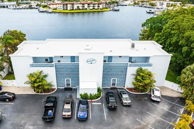 5 of 13 - 628 Southwind Circle, North Palm Beach, FL