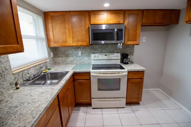 3 of 13 - 9621 Sunrise Lakes Boulevard #102, Sunrise, FL