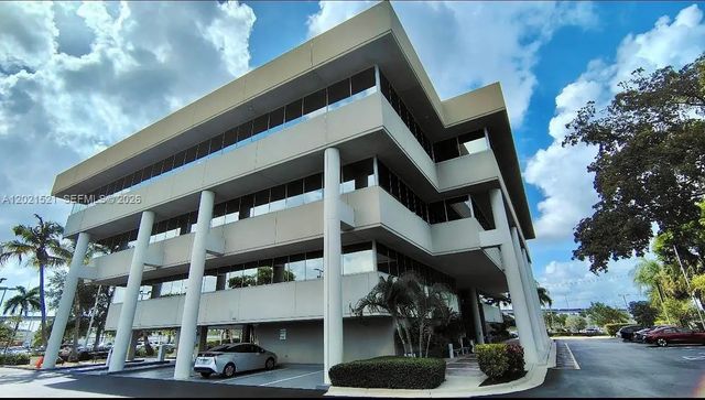 290 Nw 165th Street #ph-5c, Miami