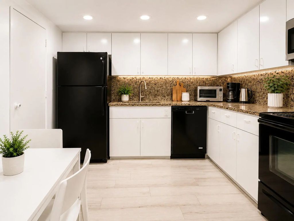 401 Golden Isles Drive #402, Hallandale Beach