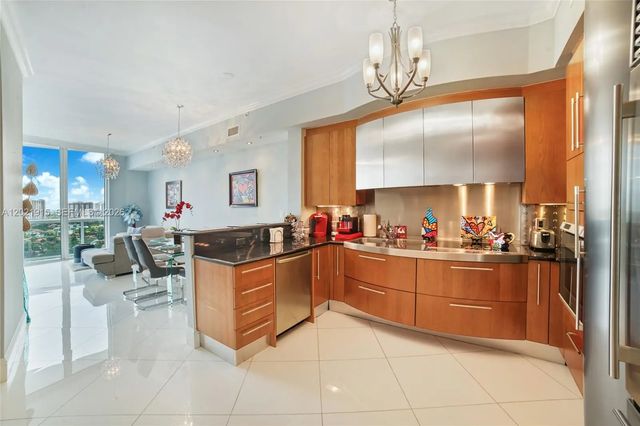 4 of 29 - 18101 Collins Avenue #1906, Sunny Isles Beach, FL