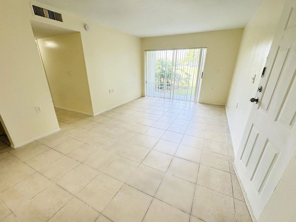 1101 N Benoist Farms Road #106, West Palm Beach