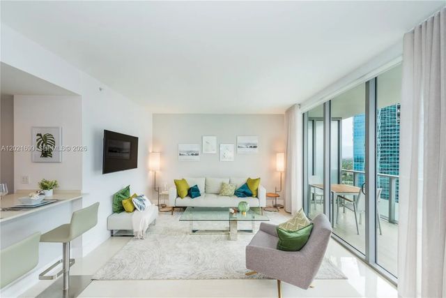 1300 Brickell Bay Drive #2900, Miami
