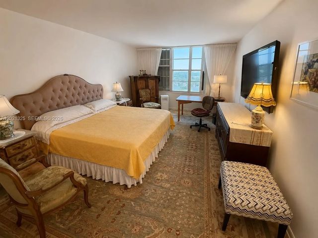 5 of 10 - 5151 Collins Avenue #1520, Miami Beach, FL