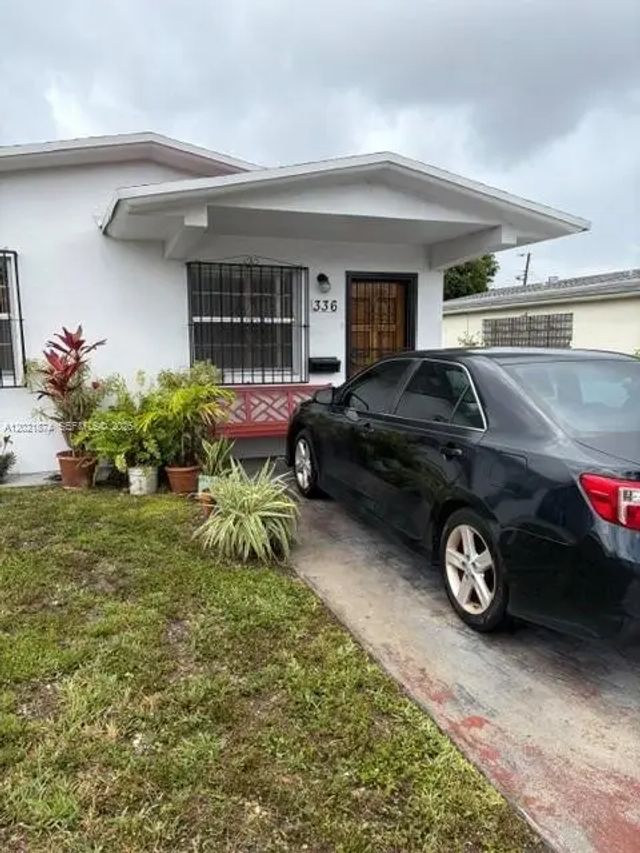 336 E 41st Street, Hialeah