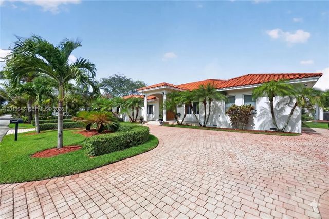 4 of 37 - 18461 Sw 83rd Avenue, Cutler Bay, FL