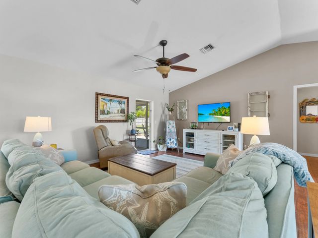2 of 30 - 698 Fischer Drive, Sebastian, FL