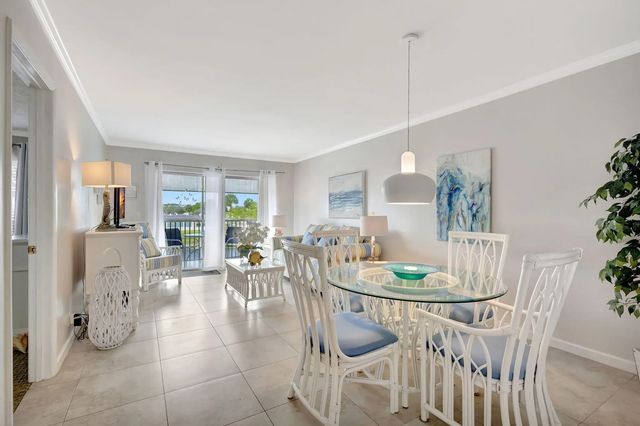 154 Lake Meryl Drive #unit 255, West Palm Beach