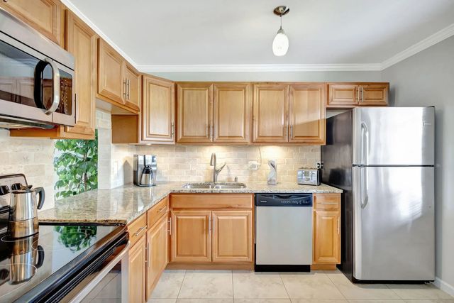 4 of 27 - 154 Lake Meryl Drive #unit 255, West Palm Beach, FL