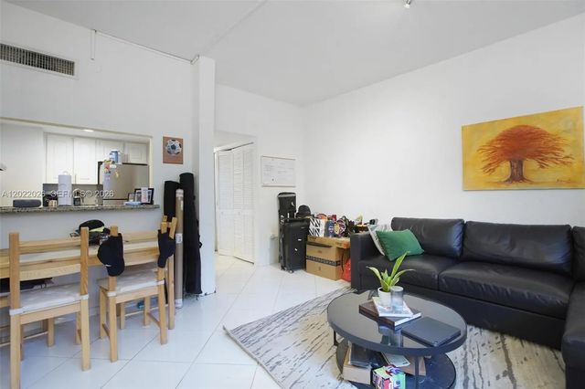 4 of 25 - 540 Brickell Key Drive #308, Miami, FL