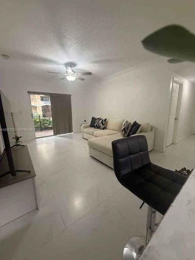 4 of 22 - 215 Sw 117th Terrace #14107, Pembroke Pines, FL