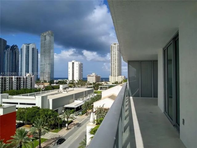 3 of 36 - 330 Sunny Isles Boulevard #5-1003, Sunny Isles Beach, FL
