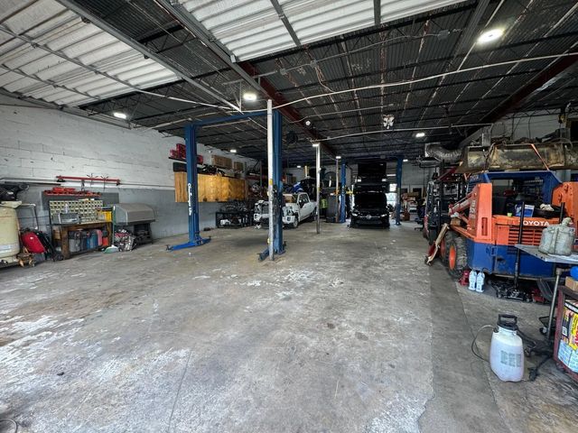 2 of 6 - 2355 Nw 30th Street, Oakland Park, FL
