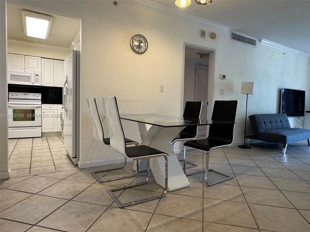4 of 16 - 2501 S Ocean Drive #328, Hollywood, FL
