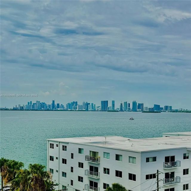 3 of 14 - 7501 E Treasure Drive #7r, North Bay Village, FL