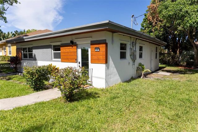2 of 30 - 250 Nw 14th Way, Dania Beach, FL